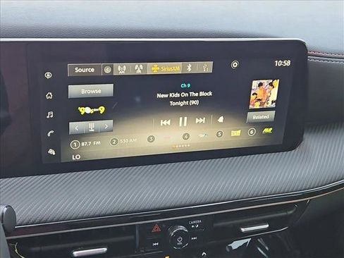 Certified 2025 Nissan Kicks SR FWD image 18