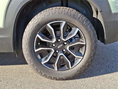 Used 2025 Chevrolet TrailBlazer ACTIV image 36