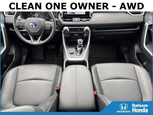 Used 2023 Toyota RAV4 XLE Premium image 14