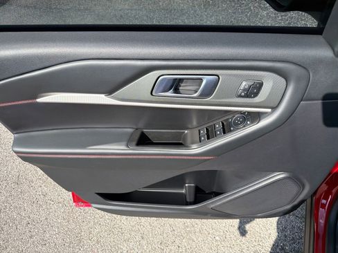 Used 2025 Ford Explorer ST-Line w/ Premium Package image 19