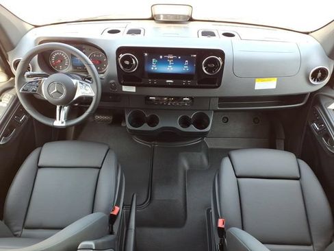 New 2026 Mercedes-Benz Sprinter 2500 image 4