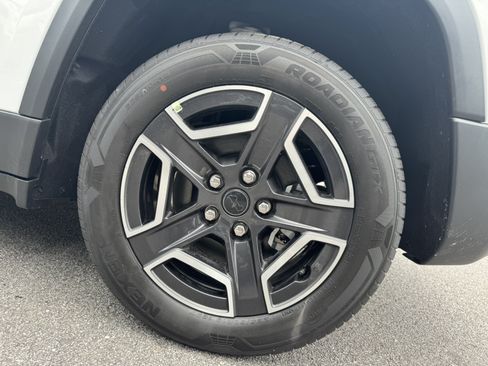 New 2026 Jeep Cherokee Laredo AWD/4WD image 20