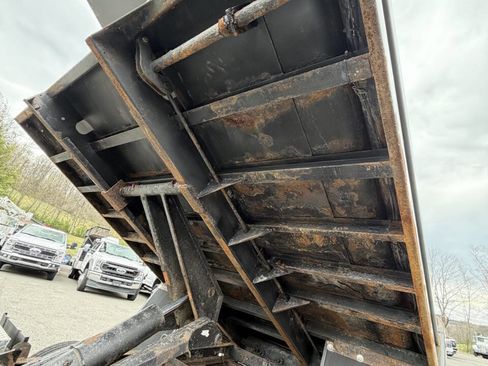 Used 2015 Ford F350 XL w/ Power Equipment Group image 27