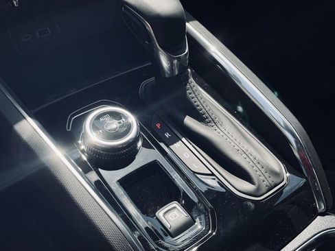 New 2026 GMC Canyon Elevation w/ Convenience Package image 16