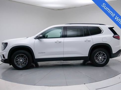 Used 2025 GMC Acadia Elevation FWD image 2