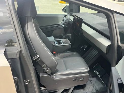 Used 2024 Tesla Cybertruck Cyberbeast AWD/4WD image 8
