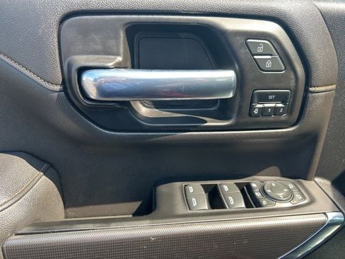 Used 2022 GMC Sierra 2500 AT4 w/ Snow Plow Prep/Camper Package image 10