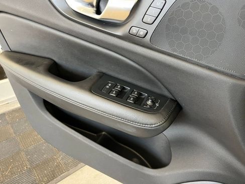 Used 2025 Volvo V60 B5 Cross Country Plus AWD/4WD image 18