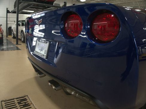 Used 2007 Chevrolet Corvette Coupe w/ Preferred Equipment Group RWD image 21