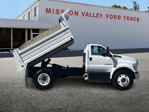 Used 2023 Ford F650 2WD Regular Cab Super Duty image 3