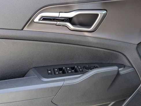 New 2026 Kia Sportage LX FWD image 22
