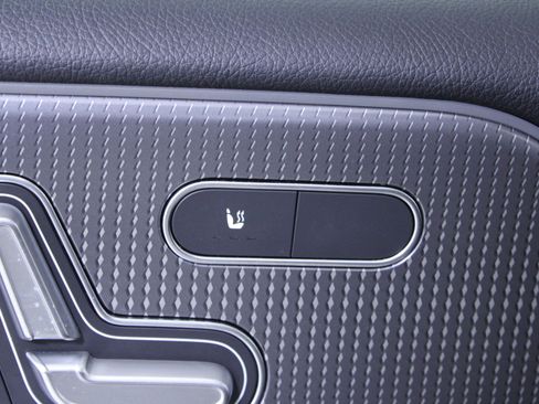 Used 2020 Mercedes-Benz GLB 250 4MATIC image 20