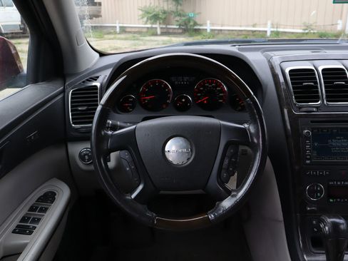 Used 2011 GMC Acadia Denali image 20