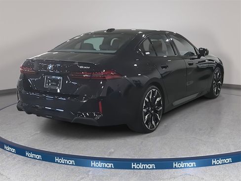 Used 2026 BMW 530i w/ M Sport Package image 6