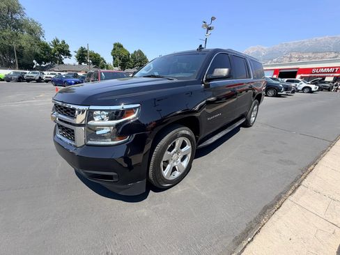 Used 2020 Chevrolet Suburban LT AWD/4WD image 8