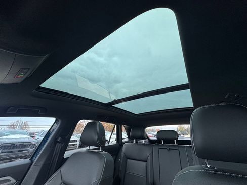 Used 2023 Volkswagen Atlas Cross Sport SE w/ Panoramic Sunroof Package image 20