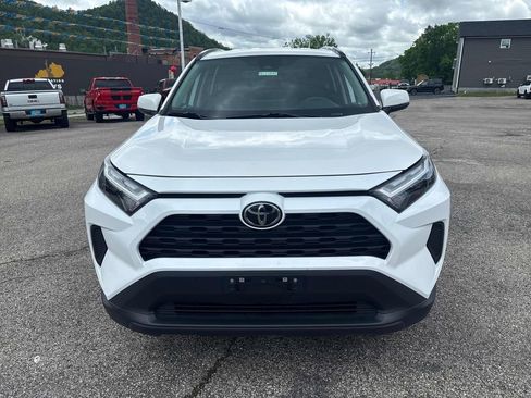 Used 2025 Toyota RAV4 XLE AWD/4WD image 8
