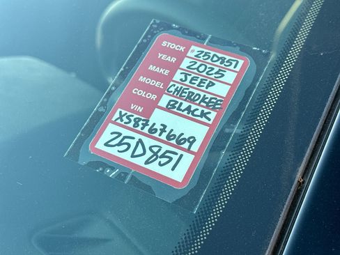 New 2025 Jeep Grand Cherokee L Laredo w/ Luxury Tech Group I image 25