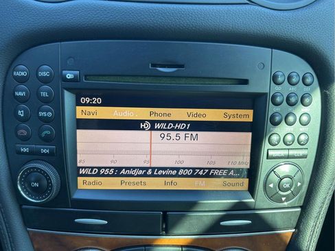 Used 2011 Mercedes-Benz SL 550 image 30