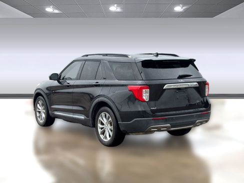 Used 2020 Ford Explorer XLT w/ Equipment Group 202A RWD image 3
