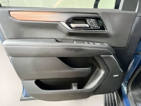 Used 2025 GMC Yukon Denali w/ Sun & Power Step Package AWD/4WD image 34