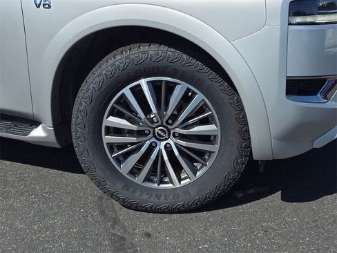 Used 2021 Nissan Armada SL w/ Captain's Chairs Package image 2