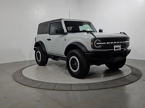 Used 2024 Ford Bronco Badlands w/ Sasquatch Package AWD/4WD image 8