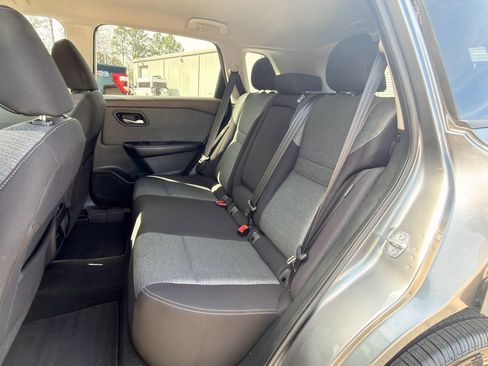 Used 2021 Nissan Rogue SV image 20