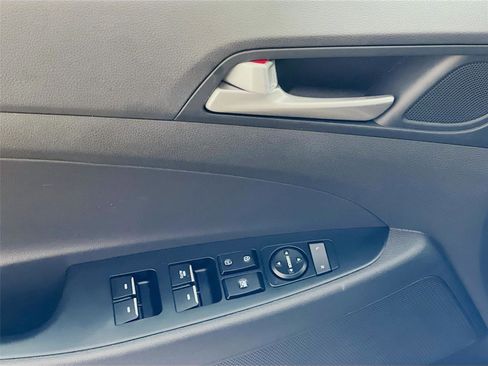 Used 2020 Hyundai Tucson Limited FWD image 21