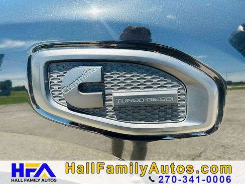 Used 2018 Nissan Titan SL w/ Midnight Edition AWD/4WD image 28