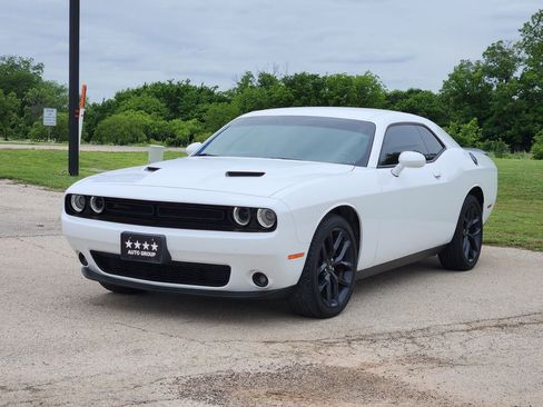 Used 2020 Dodge Challenger SXT w/ Blacktop Package RWD image 3