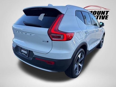 Used 2024 Volvo XC40 B5 Plus w/ Protection Package Premier image 7