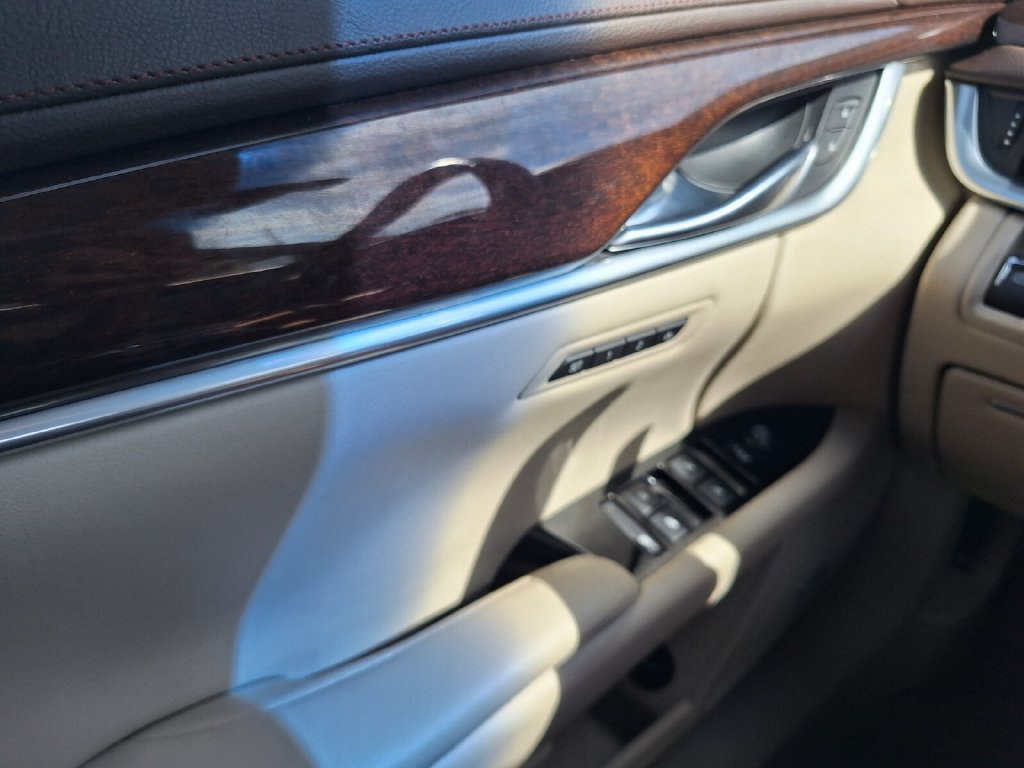 Used 2015 Cadillac XTS Luxury FWD image 18
