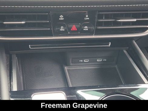 Used 2024 Volkswagen Atlas SE w/ Panoramic Sunroof Package FWD image 20