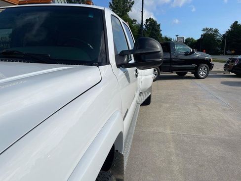 Used 2002 Chevrolet Silverado 3500 LT RWD image 3