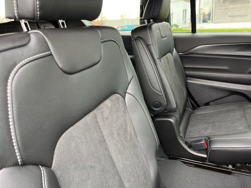 New 2025 Jeep Grand Cherokee L Altitude image 43