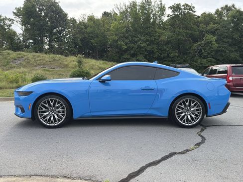 Used 2025 Ford Mustang Premium RWD image 2