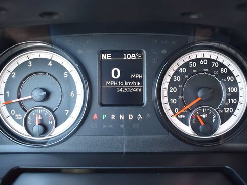 Used 2021 RAM 1500 Classic SLT AWD/4WD image 18