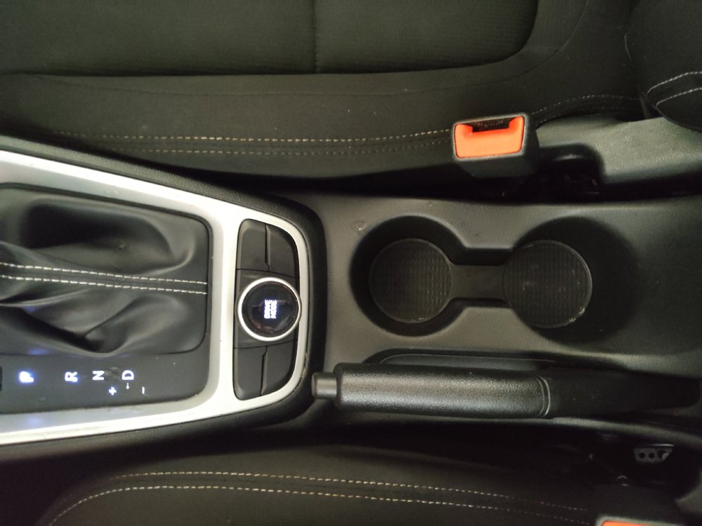 Used 2023 Hyundai Venue SEL FWD image 26