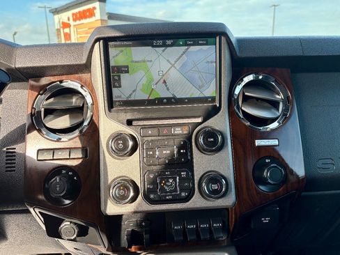 Used 2015 Ford F350 Lariat image 15