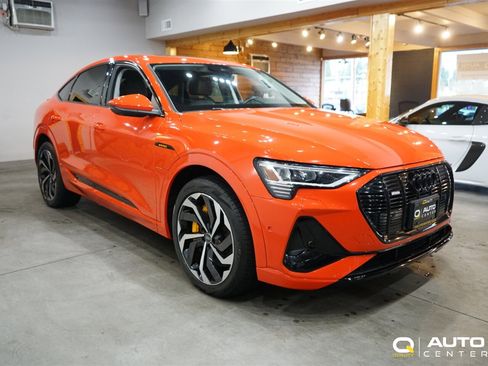 Used 2022 Audi e-tron Premium Plus w/ Premium Plus Package image 3