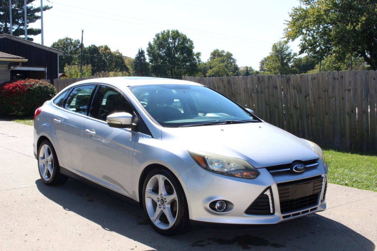 Used 2014 Ford Focus Titanium FWD image 2