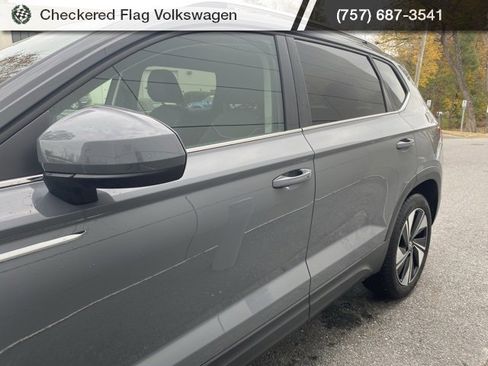 Used 2024 Volkswagen Taos SE image 13