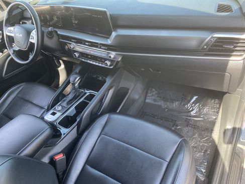 Certified 2024 Kia Telluride LX FWD image 11