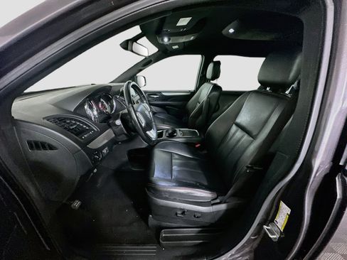 Used 2019 Dodge Grand Caravan GT FWD image 13