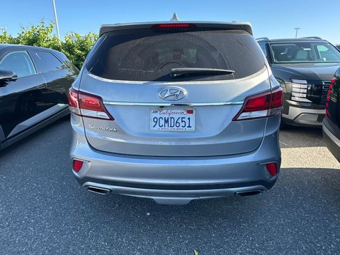 Used 2018 Hyundai Santa Fe SE FWD image 6