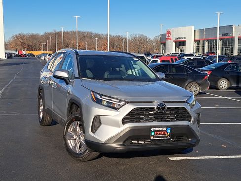 New 2025 Toyota RAV4 XLE image 33