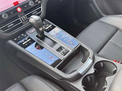 New 2026 Porsche Macan S image 24