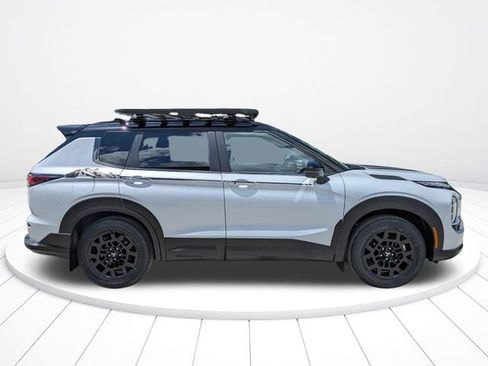 New 2026 Mitsubishi Outlander AWD image 3