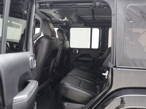 Used 2023 Jeep Wrangler Unlimited Sahara w/ Cold Weather Group AWD/4WD image 16